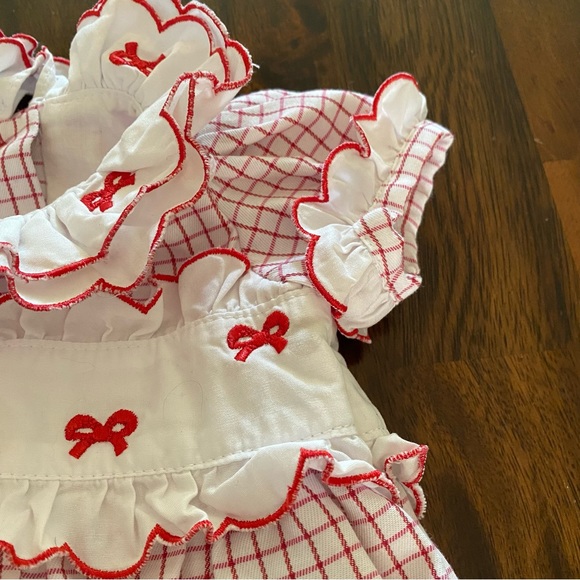 Sal & Pimenta  Bubble Red Squares with Embroidered Bows - Picture 3 of 13